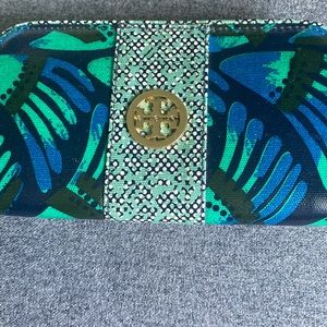 Tory burch wallet